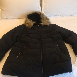 DKNY BLACK XL DOWN COAT W/FAUX FUR LINED HOOD